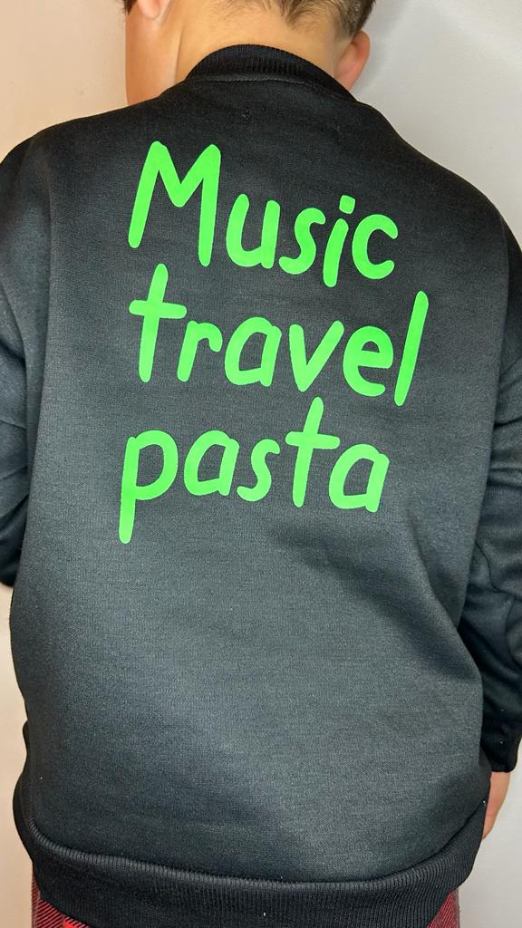 Poleron Travel - Music and Pasta
